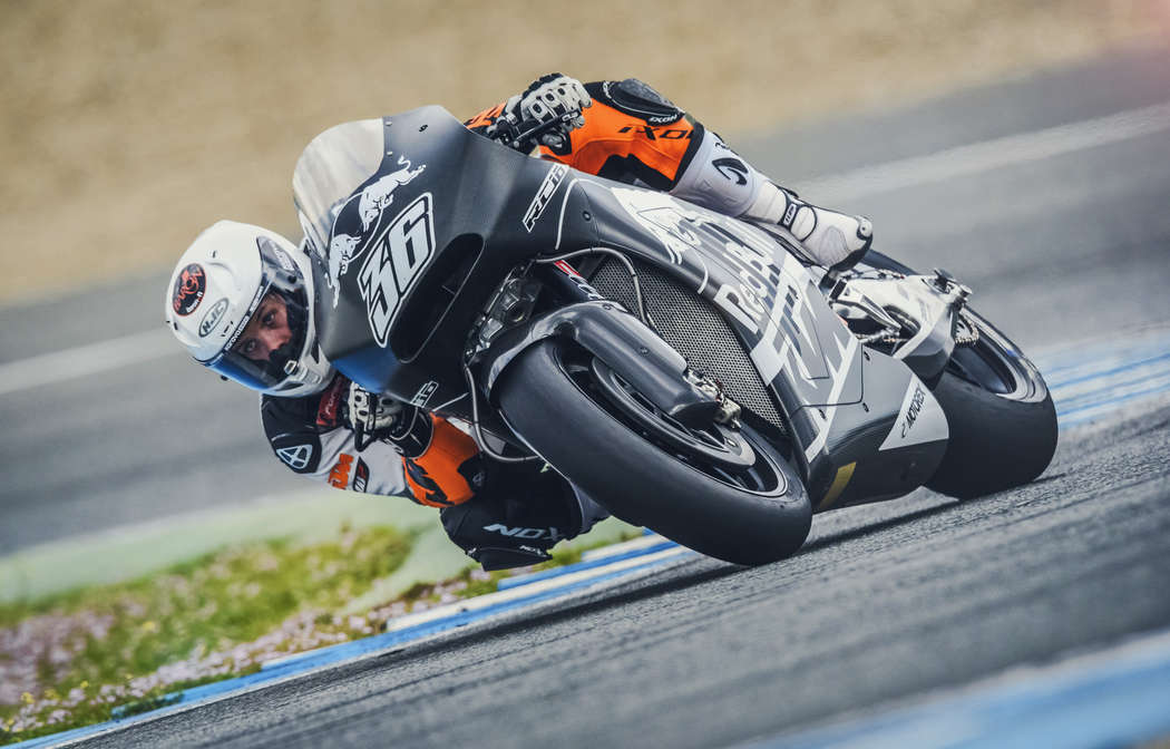 РњРѕС‚РѕРіРѕРЅС‰РёРє Triumph Daytona